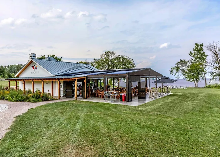 Shore Acres Inn And Restaurant